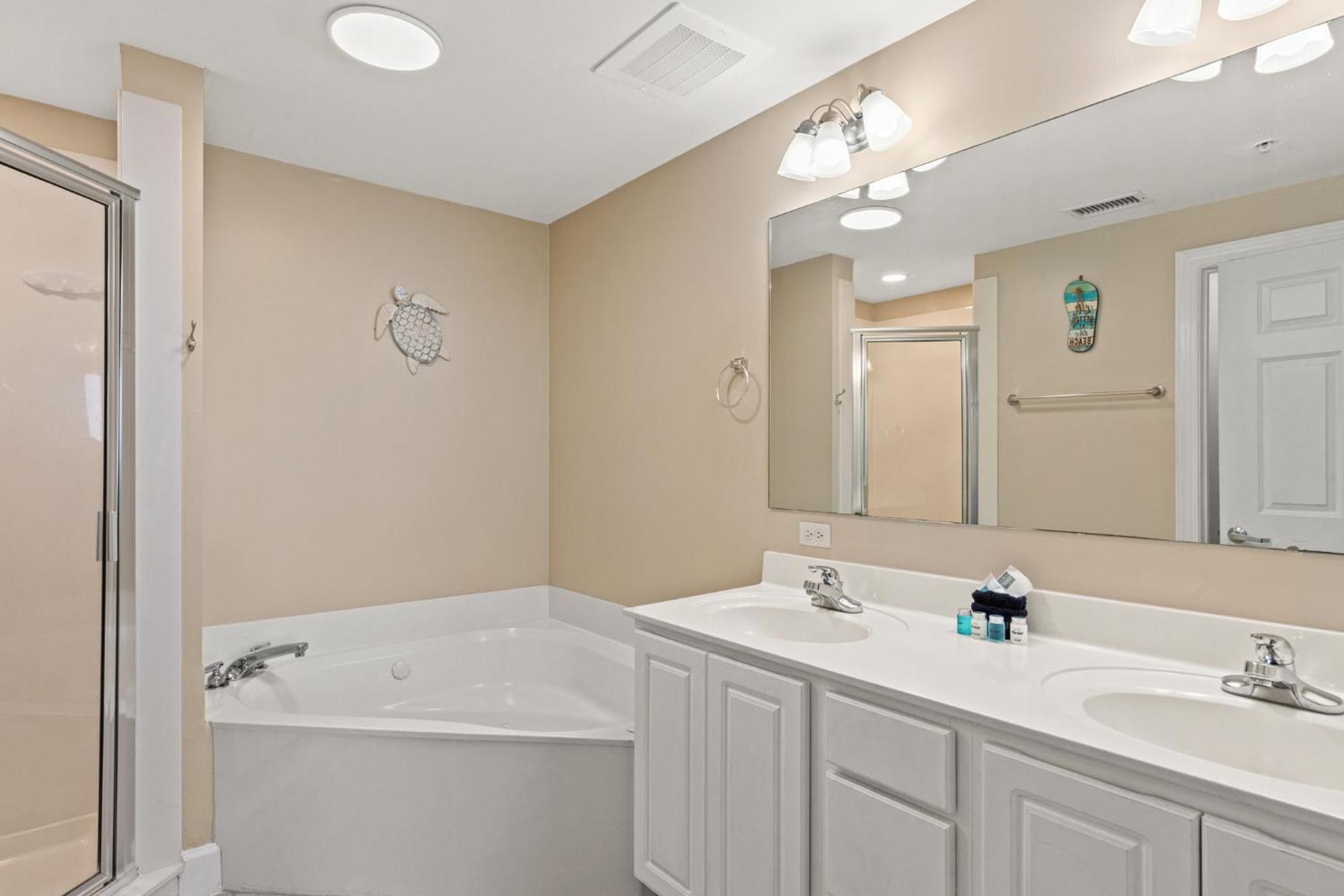 Gulf Front Master Br In Sunrise Beach With Amazing Views! Sleeps 7! Panama City Beach Exterior foto